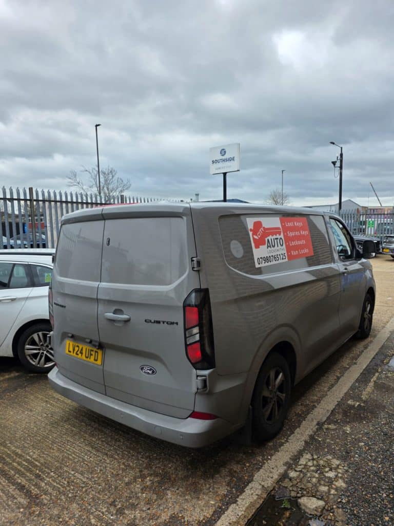 City auto locksmith van at job in abbey wood se2