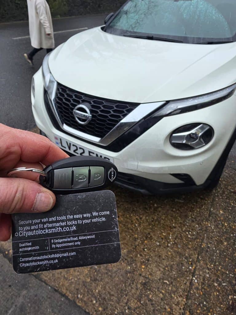Customer stranded at Orpington High Street. Provided a full replacement smart remote and deleted lost keys from the ECU.